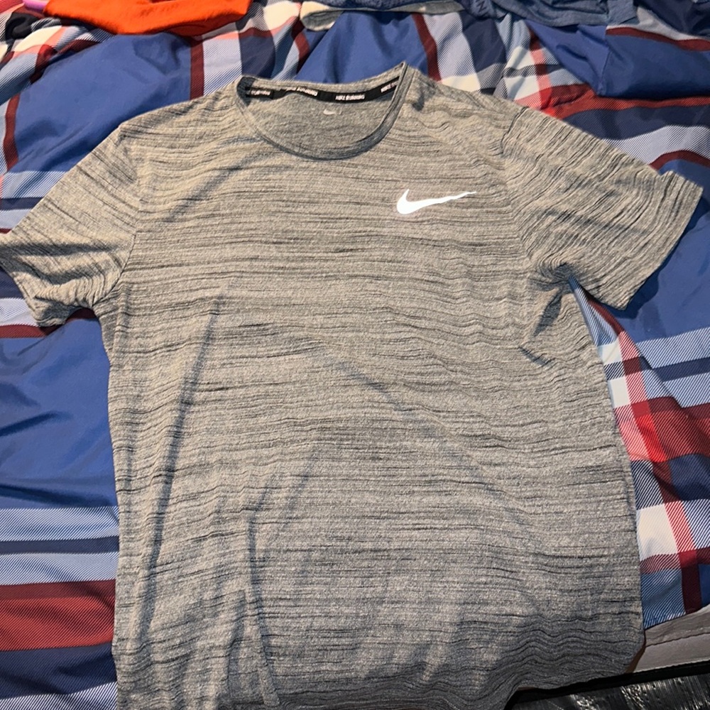 Men’s gray Nike running shirt